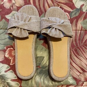 Woman’s Platform Bo-Tie Flats